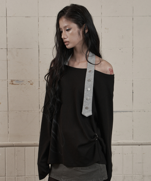 as you are（アズユーアー）の「ショールベルト付きホルターネックオフショルダー ロングスリーブ VLACK（Tシャツ/カットソー・レディース・その他・OS）」の2枚目の写真