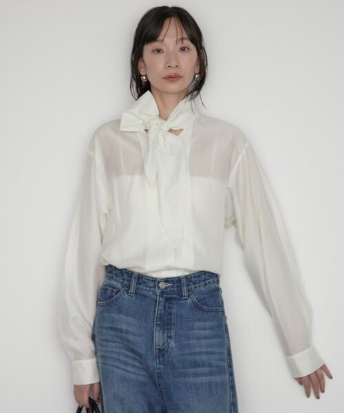 LOUNGEDRESS（ラウンジドレス）の「【Atelier N5/アトリエヌメロサンク】ボウタイブラウス（シャツ/ブラウス・レディース・オフホワイト/ブラック・FREE）」の3枚目の写真