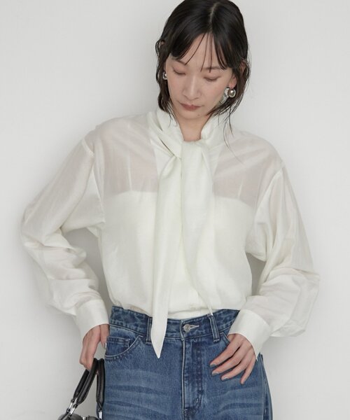 LOUNGEDRESS（ラウンジドレス）の「【Atelier N5/アトリエヌメロサンク】ボウタイブラウス（シャツ/ブラウス・レディース・オフホワイト/ブラック・FREE）」の8枚目の写真