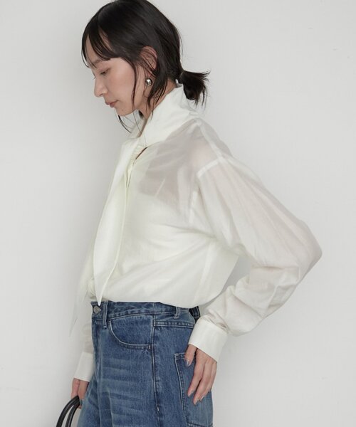 LOUNGEDRESS（ラウンジドレス）の「【Atelier N5/アトリエヌメロサンク】ボウタイブラウス（シャツ/ブラウス・レディース・オフホワイト/ブラック・FREE）」の11枚目の写真