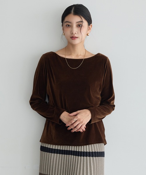 YECCA VECCA(イェッカヴェッカ)の「長袖ベロアトップス(Tシャツ/カットソー・レディース・ブラック/ブラウン・FREE)」の2枚目の写真