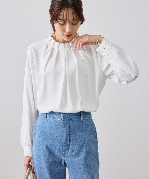 ROPE' PICNIC(ロペピクニック)の「【WEB限定】ジョーゼットタック襟ブラウス/UVカット(シャツ/ブラウス・レディース・サックスブルー/ホワイト/チャコールグレー/ベージュ・S/M/L)」の2枚目の写真
