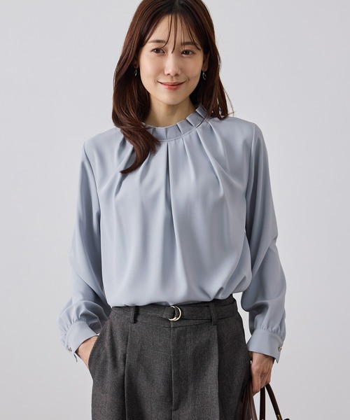 ROPE' PICNIC(ロペピクニック)の「【WEB限定】ジョーゼットタック襟ブラウス/UVカット(シャツ/ブラウス・レディース・サックスブルー/ホワイト/チャコールグレー/ベージュ・S/M/L)」の6枚目の写真