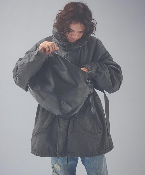 ADAM PATEK(アダムパテック)の「mko13958-w-r leather medium shoulder bag ショルダーバッグ(AP2629020)(ショルダーバッグ・メンズ・ブラック・FREE)」の3枚目の写真
