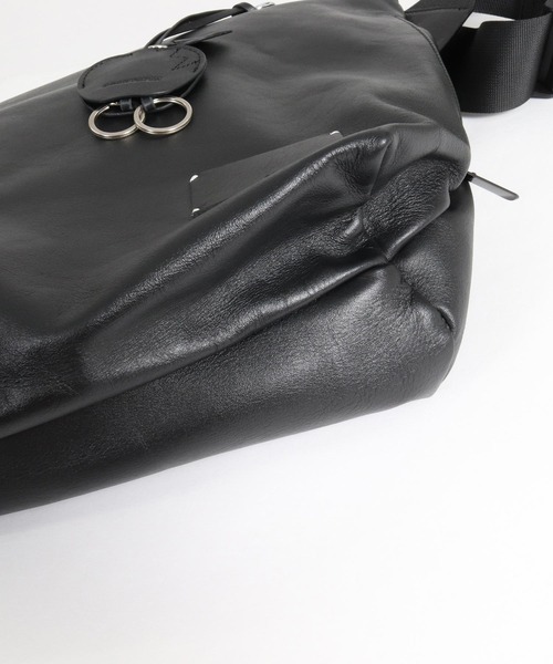 ADAM PATEK(アダムパテック)の「mko13958-w-r leather medium shoulder bag ショルダーバッグ(AP2629020)(ショルダーバッグ・メンズ・ブラック・FREE)」の13枚目の写真