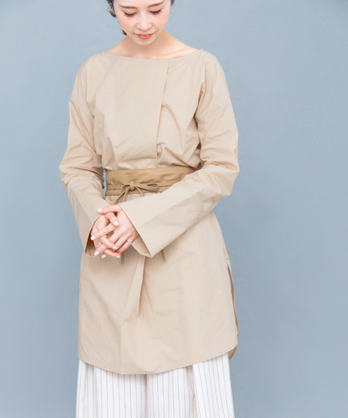 KBF（ケイビーエフ）の「KBF フロントタックワイドカフスチュニック（チュニック・レディース・ホワイト/ライトベージュ/ライラック・ONE）」の3枚目の写真