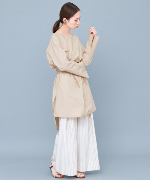 KBF（ケイビーエフ）の「KBF フロントタックワイドカフスチュニック（チュニック・レディース・ホワイト/ライトベージュ/ライラック・ONE）」の7枚目の写真