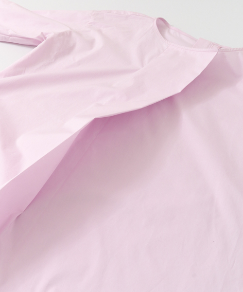 KBF（ケイビーエフ）の「KBF フロントタックワイドカフスチュニック（チュニック・レディース・ホワイト/ライトベージュ/ライラック・ONE）」の17枚目の写真