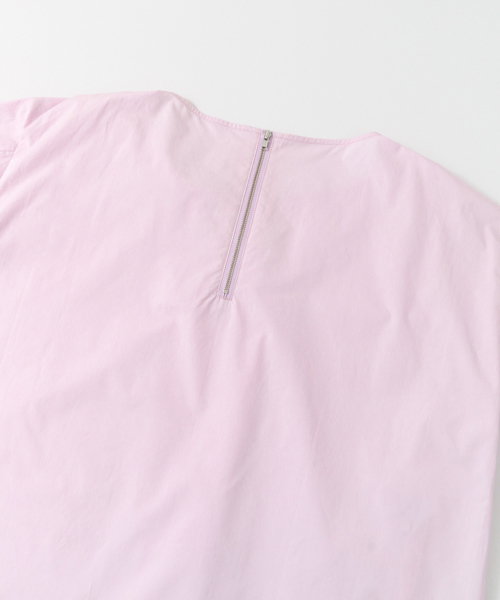 KBF（ケイビーエフ）の「KBF フロントタックワイドカフスチュニック（チュニック・レディース・ホワイト/ライトベージュ/ライラック・ONE）」の9枚目の写真