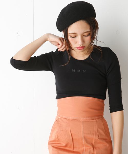 SLY（スライ）の「WEEK LOGO 7分袖 TOPS（Tシャツ/カットソー・レディース・ネイビー/ライトピンク/ブラック/ライトブルー/ホワイト/レッド/ライトイエロー・2/1）」の3枚目の写真