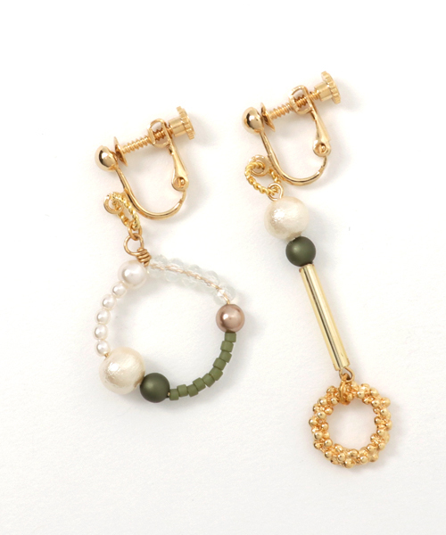 TONE SELECT GOODS(トーンセレクトグッズ)の「【nocca】asymmetry wreathe earring(イヤリング・レディース・グリーン系その他/ゴールド系その他/その他2/その他/その他1・FREE)」の2枚目の写真