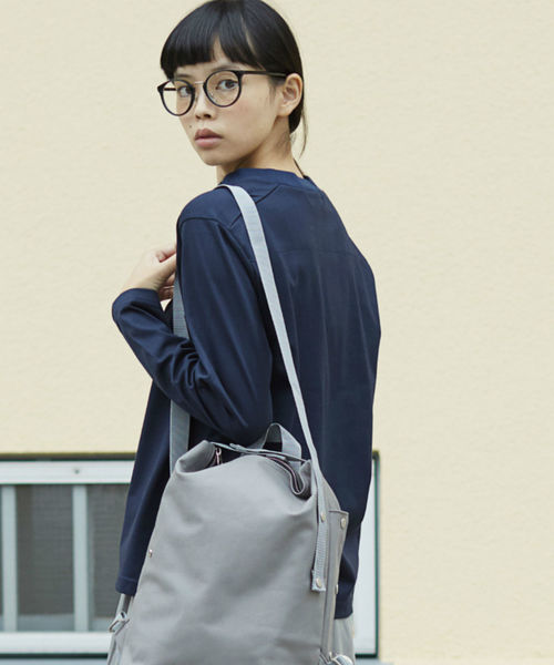 L&HARMONY(エルアンドハーモニー)の「ハイクルーネックポケットロングスリーブTシャツ(Tシャツ/カットソー・レディース・ホワイト/グレー/ネイビー・FREE)」の1枚目の写真