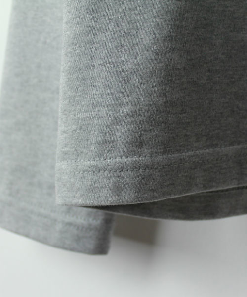 L&HARMONY(エルアンドハーモニー)の「ハイクルーネックポケットロングスリーブTシャツ(Tシャツ/カットソー・レディース・ホワイト/グレー/ネイビー・FREE)」の16枚目の写真