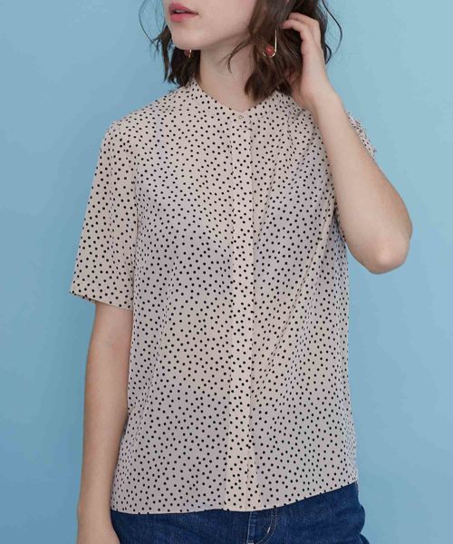 UNITED TOKYO（ユナイテッドトウキョウ）の「ドットブラウス（シャツ/ブラウス・レディース・ベージュ/ブラック・1）」の3枚目の写真