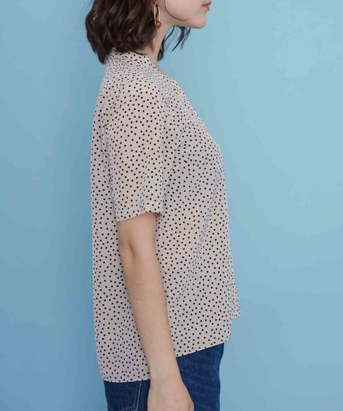 UNITED TOKYO（ユナイテッドトウキョウ）の「ドットブラウス（シャツ/ブラウス・レディース・ベージュ/ブラック・1）」の4枚目の写真