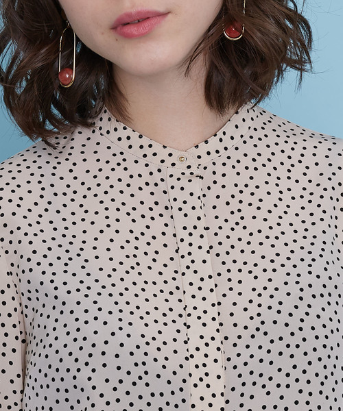 UNITED TOKYO（ユナイテッドトウキョウ）の「ドットブラウス（シャツ/ブラウス・レディース・ベージュ/ブラック・1）」の7枚目の写真