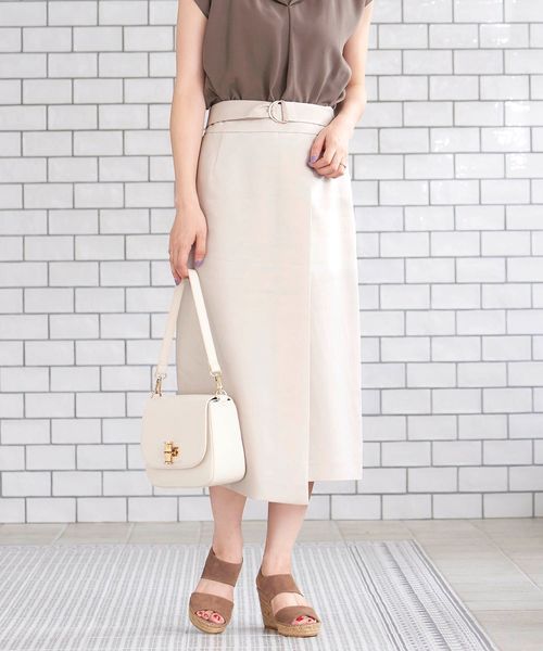 le.coeur blanc（ルクールブラン）の「リヨセルベルテッドラップスカート（スカート・レディース・ベージュ/ブラウン/ネイビー・38/36）」の3枚目の写真