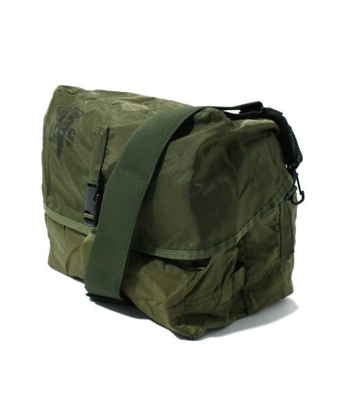 BEAMS BOY（ビームスボーイ）の「BEAMS BOY / デッドストック USメディカルBAG（ショルダーバッグ・レディース・オリーブ・ONE SIZE）」の2枚目の写真