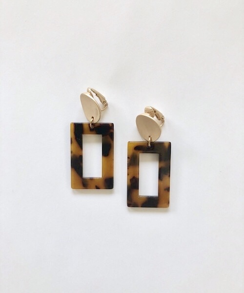 TIMELESS&THREE（タイムレスアンドスリー）の「メタルイヤリング（イヤリング・レディース・A/B/C/D/E/F/G/H/I/J/K/L/M/N/O/P/S/V/W/R/T/U/Q/X/その他1/Y/Z/その他2/その他3/その他4/その他5/その他6/その他7/その他8/その他9・FREE）」の14枚目の写真