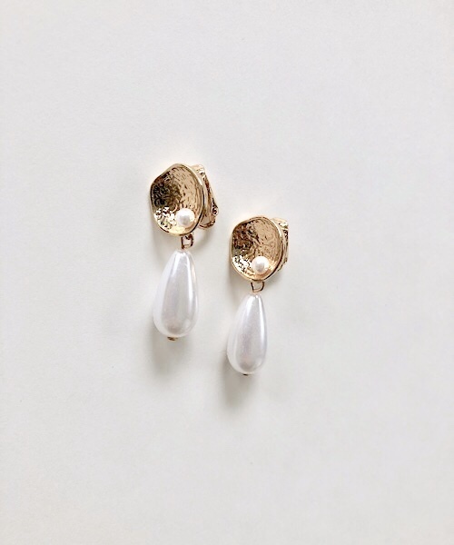 TIMELESS&THREE（タイムレスアンドスリー）の「メタルイヤリング（イヤリング・レディース・A/B/C/D/E/F/G/H/I/J/K/L/M/N/O/P/S/V/W/R/T/U/Q/X/その他1/Y/Z/その他2/その他3/その他4/その他5/その他6/その他7/その他8/その他9・FREE）」の22枚目の写真