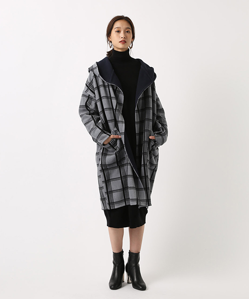 AZUL by moussy（アズールバイマウジー）の「フリースリバーシブルフードコート（その他アウター・レディース・グレー系その他/キャメル/ブラック・MEDIUM/SMALL）」の3枚目の写真