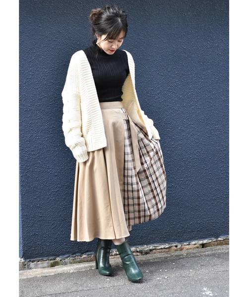 青茶チェック ロングスカート サイドバックル付き k*(ケイ)の「切り替えスカートサイドベルト付きチェック