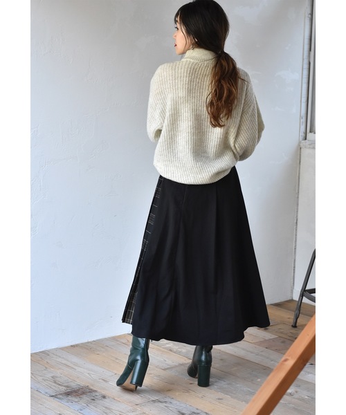 k*（ケイ）の「切り替えスカートサイドベルト付きチェックプリーツ