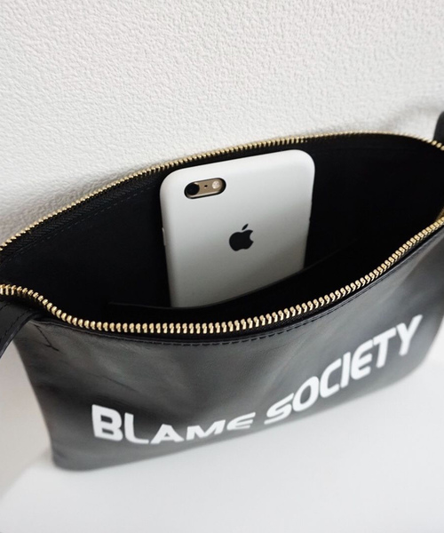 intoxic.（イントキシック）の「intoxic イントキシック 【RESONATES】 "blame"（ショルダーバッグ・レディース・ブラック・FREE）」の6枚目の写真