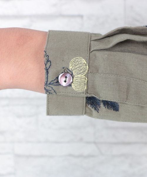 sabstreet my standard(サブストリートマイスタンダード)の「綿麻ボタニカル刺繍前開きワンピース【大きいサイズ対応】【9号(M)~15号(3L)】(シャツワンピース・レディース・ライトグレー/カーキ/ネイビー・15号/9号)」の15枚目の写真