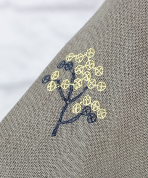 sabstreet my standard(サブストリートマイスタンダード)の「綿麻ボタニカル刺繍前開きワンピース【大きいサイズ対応】【9号(M)~15号(3L)】(シャツワンピース・レディース・ライトグレー/カーキ/ネイビー・15号/9号)」の4枚目の写真