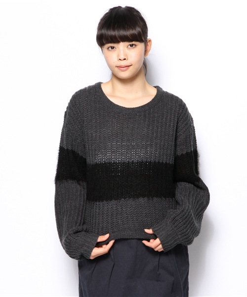 mystic(ミスティック)の「モヘアショート切替プルオーバー(ニット/セーター・レディース・ブラック/ブルー/グレー/ピンク・フリ-)」の2枚目の写真