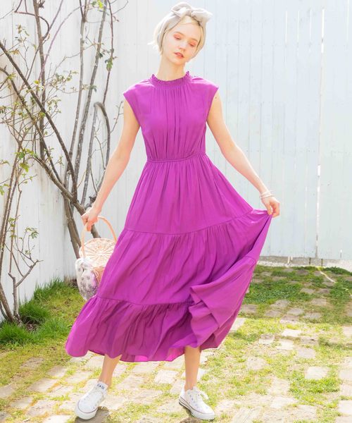 archives（アルシーヴ）の「シャーリングNティアードマキシドレス（ワンピース・レディース・ブラック/ベージュ/パープル・MEDIUM）」の3枚目の写真