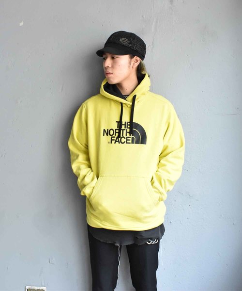 THE NORTH FACE（ザノースフェイス）の「【ヴィンテージ古着】THE NORTH FACE/ザ ノースフェイス ロゴ プルオーバーパーカー（パーカー・メンズ・イエロー・MEDIUM）」の4枚目の写真