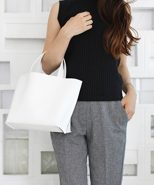 GLOBAL FORME CONCRETE(グローバルフォルムコンクリート)の「GOODJOB/グッドジョブ モノハンドバッグXS(ハンドバッグ・レディース・グレー/ホワイト/ブラック・X-SMALL)」の3枚目の写真