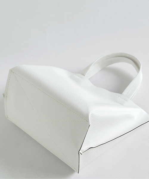 GLOBAL FORME CONCRETE(グローバルフォルムコンクリート)の「GOODJOB/グッドジョブ モノハンドバッグXS(ハンドバッグ・レディース・グレー/ホワイト/ブラック・X-SMALL)」の5枚目の写真