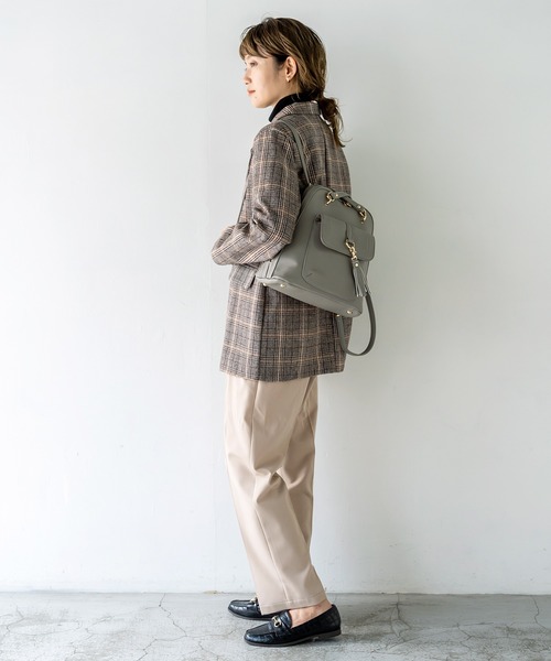 VitaFelice（ヴィータフェリーチェ）の「2wayリュックサック（バックパック/リュック・レディース・ブラック/グレー/キャメル/オレンジ/グリーン/アイボリー/ブラウン系その他/スモークピンク/ネイビー/レッド/グレー系その他/ベージュ系/ライトグレー/チャコール・FREE）」の19枚目の写真