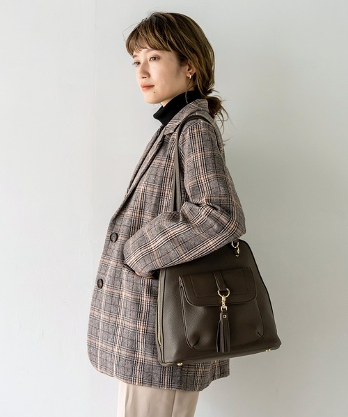 VitaFelice（ヴィータフェリーチェ）の「2wayリュックサック（バックパック/リュック・レディース・ブラック/グレー/キャメル/オレンジ/グリーン/アイボリー/ブラウン系その他/スモークピンク/ネイビー/レッド/グレー系その他/ベージュ系/ライトグレー/チャコール・FREE）」の18枚目の写真