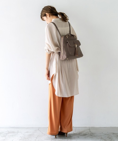 VitaFelice（ヴィータフェリーチェ）の「2wayリュックサック（バックパック/リュック・レディース・ブラック/グレー/キャメル/オレンジ/グリーン/アイボリー/ブラウン系その他/スモークピンク/ネイビー/レッド/グレー系その他/ベージュ系/ライトグレー/チャコール・FREE）」の15枚目の写真