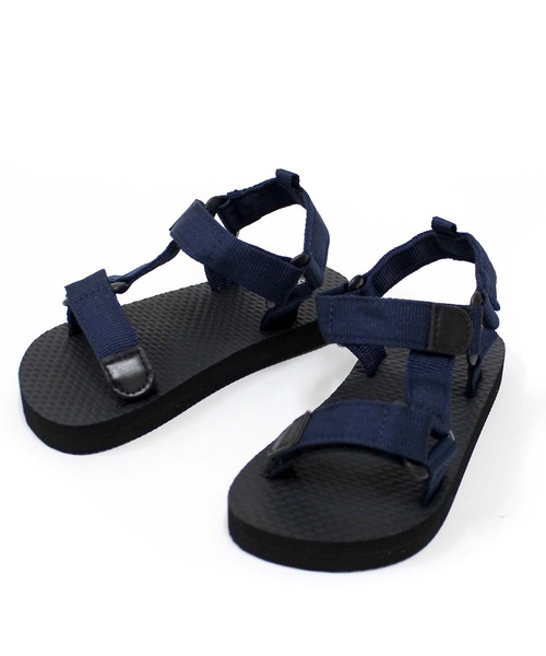 THE CASUAL（カジュアル）の「ストラップサンダル キッズ（サンダル・キッズ・ブルー/ブラック/レッド/ベージュ/カーキ/ブラウン/ブラウン系/ベージュ系/ブルー系/カーキ系/レッド系/ブラック系・17cm/18cm/20cm/21cm/19cm/22cm/16cm）」の10枚目の写真