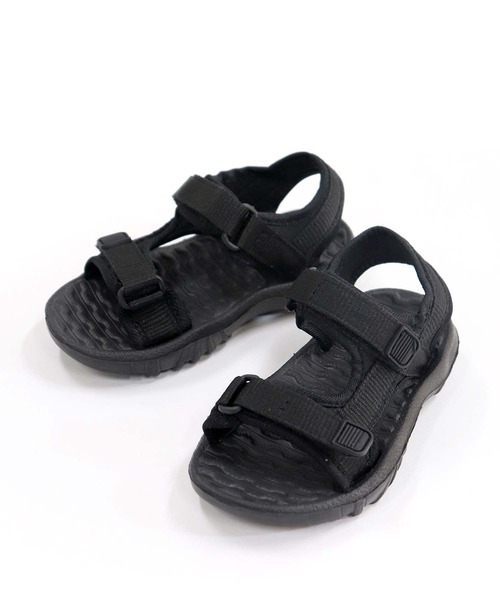 THE CASUAL（カジュアル）の「ストラップサンダル キッズ（サンダル・キッズ・ブルー/ブラック/レッド/ベージュ/カーキ/ブラウン/ブラウン系/ベージュ系/ブルー系/カーキ系/レッド系/ブラック系・17cm/18cm/20cm/21cm/19cm/22cm/16cm）」の2枚目の写真