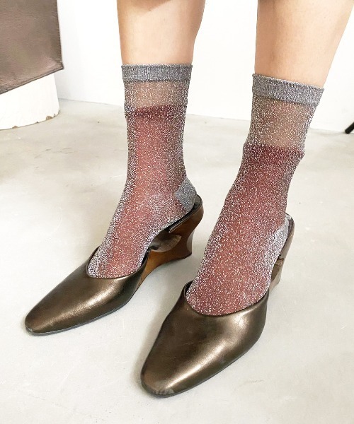 Ameri(アメリ)の「SHEER GLITTER PAIR SOCKS(ソックス/靴下・レディース・ブラック/レッド/イエロー・FREE)」の6枚目の写真