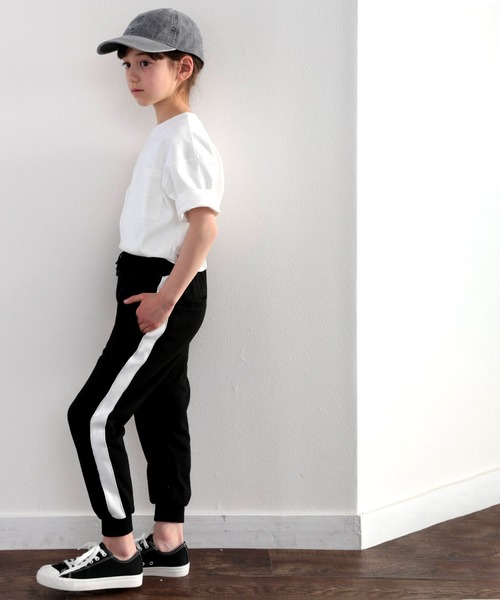 classicalelf（クラシカルエルフ）の「キッズ 綿100％USAコットン。ゆったりシルエットTee（Tシャツ/カットソー・キッズ・ブラック/オフホワイト/グレイッシュベージュ・130/140/150/160）」の12枚目の写真