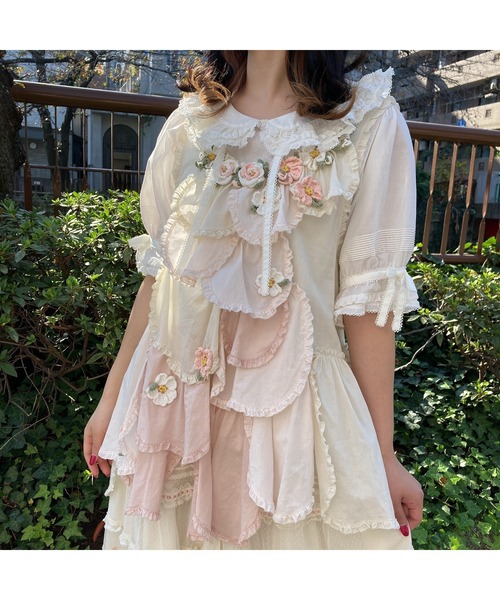 ピンクハウス今季エプロンドレス PINK HOUSE（ピンクハウス）の「レース使いエプロンドレス