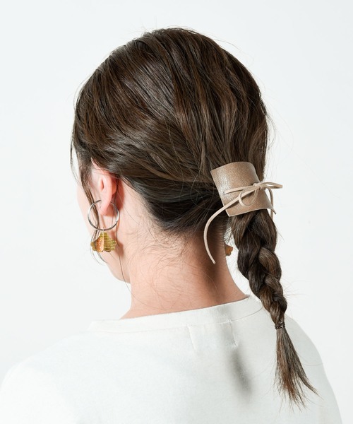CALIFORNIA OUTFITTERS(カリフォルニア アウトフィッターズ)の「【LULKA(ルールカ)】フェイクレザーヘアアレンジポニーフック(その他ヘアアクセサリー・レディース・ホワイト/ベージュ/ブラウン/レッド/カーキ/ブラウン系その他/ピンク系その他・ONESIZE)」の7枚目の写真