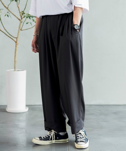 shiki tokyo（シキトウキョウ）の「Double Roll Wide Easy Pants / ダブルロールワイドイージーパンツ（その他パンツ・メンズ・チャコールグレー/オフホワイト/グレイッシュベージュ・SMALL/MEDIUM/LARGE）」の7枚目の写真