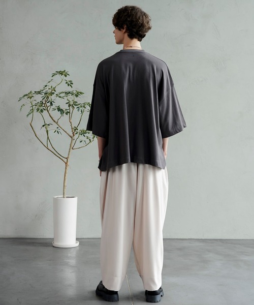 shiki tokyo（シキトウキョウ）の「Double Roll Wide Easy Pants / ダブルロールワイドイージーパンツ（その他パンツ・メンズ・チャコールグレー/オフホワイト/グレイッシュベージュ・SMALL/MEDIUM/LARGE）」の20枚目の写真