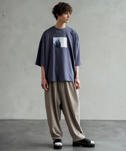 shiki tokyo（シキトウキョウ）の「Double Roll Wide Easy Pants / ダブルロールワイドイージーパンツ（その他パンツ・メンズ・チャコールグレー/オフホワイト/グレイッシュベージュ・SMALL/MEDIUM/LARGE）」の11枚目の写真