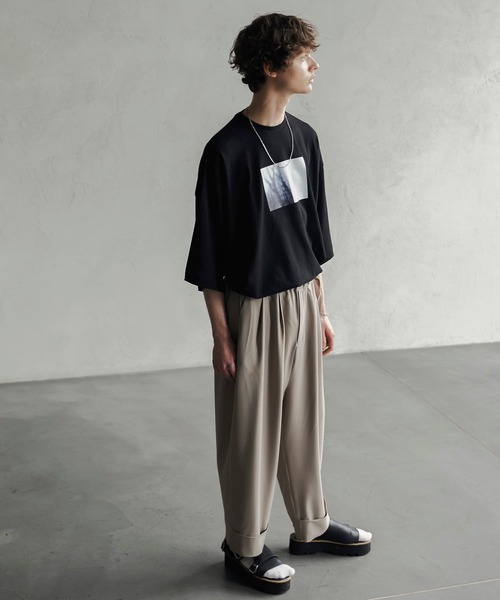 shiki tokyo（シキトウキョウ）の「Double Roll Wide Easy Pants / ダブルロールワイドイージーパンツ（その他パンツ・メンズ・チャコールグレー/オフホワイト/グレイッシュベージュ・SMALL/MEDIUM/LARGE）」の13枚目の写真
