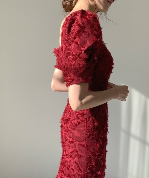 MKT（エムケーティー）の「スクエアネック ミモレ丈タイトワンピース