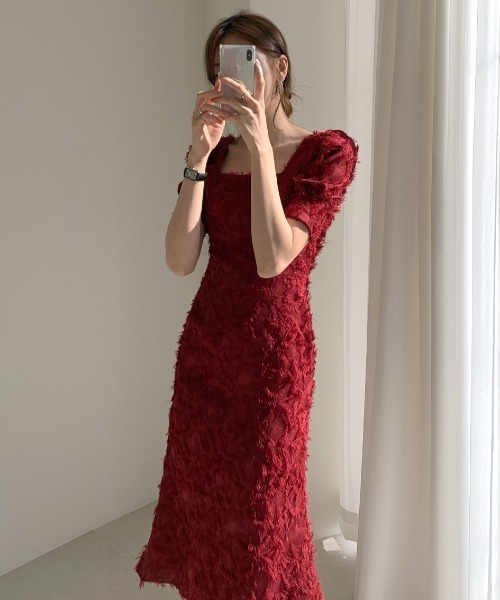 MKT（エムケーティー）の「スクエアネック ミモレ丈タイトワンピース